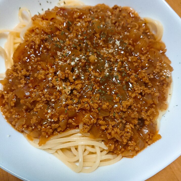 玉ねぎと合い挽き肉のパスタ